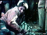 Mayor Robles Cayomamani is filmed after his capture by the mob